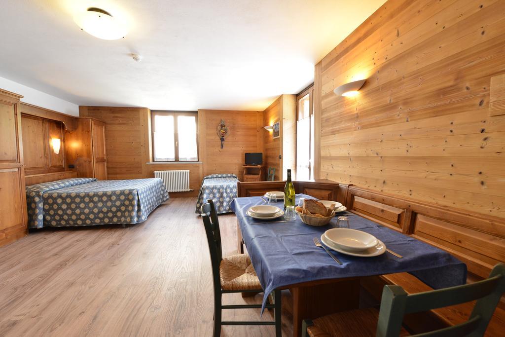 Residence Les Nigritelles Конь Екстер'єр фото
